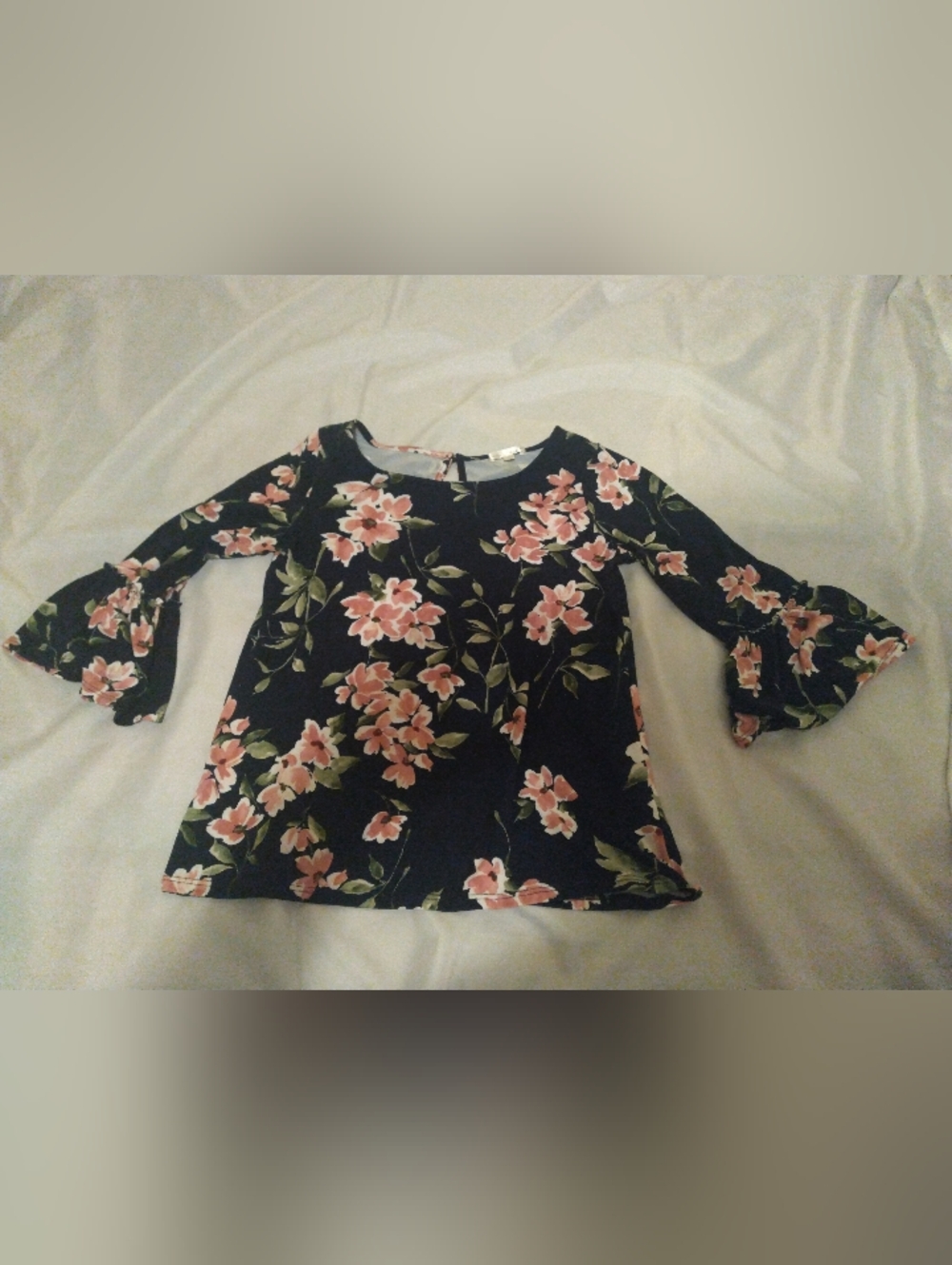 Nine Britton Floral Bell-Sleeve Women's Top - Navy Blue with Pink Flowers